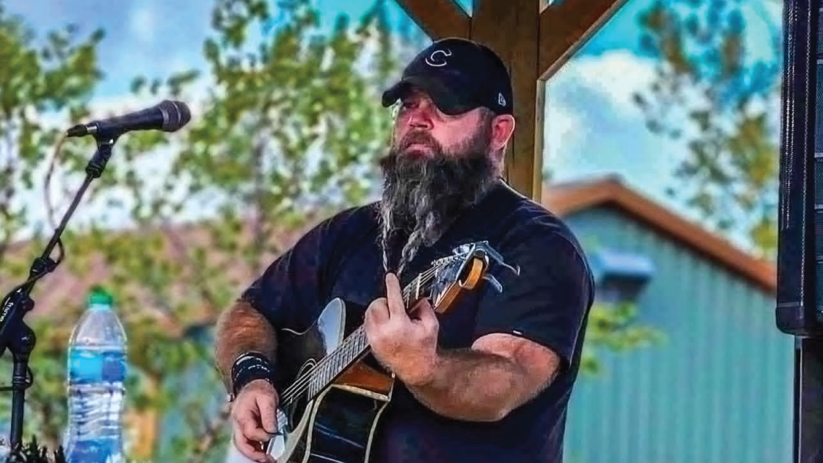 🎤 Meet Jeremy Burns: The Voice & Rhythm of Belles’ Suitors